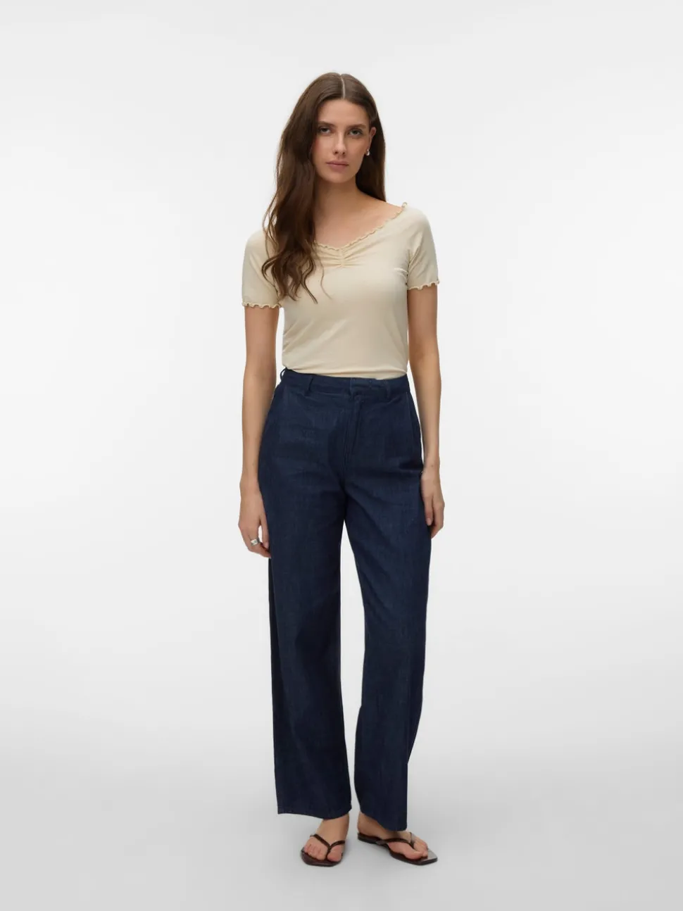 AWAMYRA Top