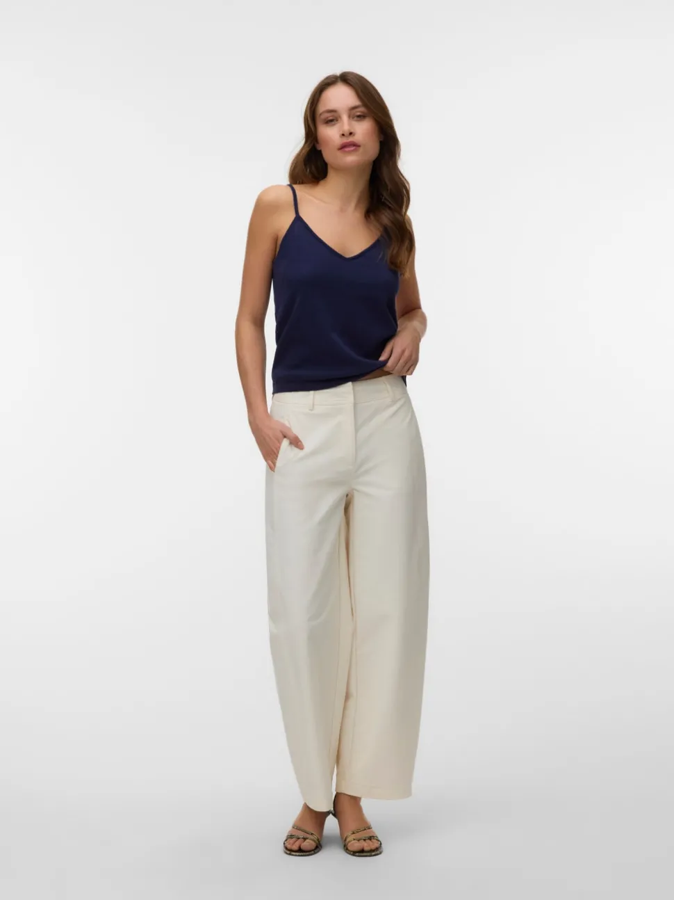AWARIA Top