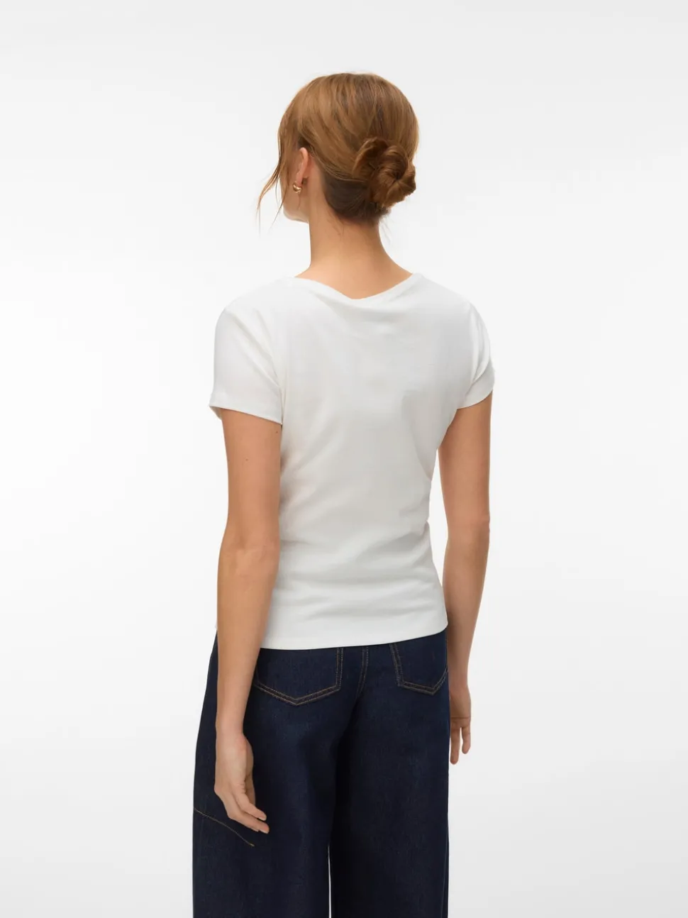 AWBONNIE T-shirts