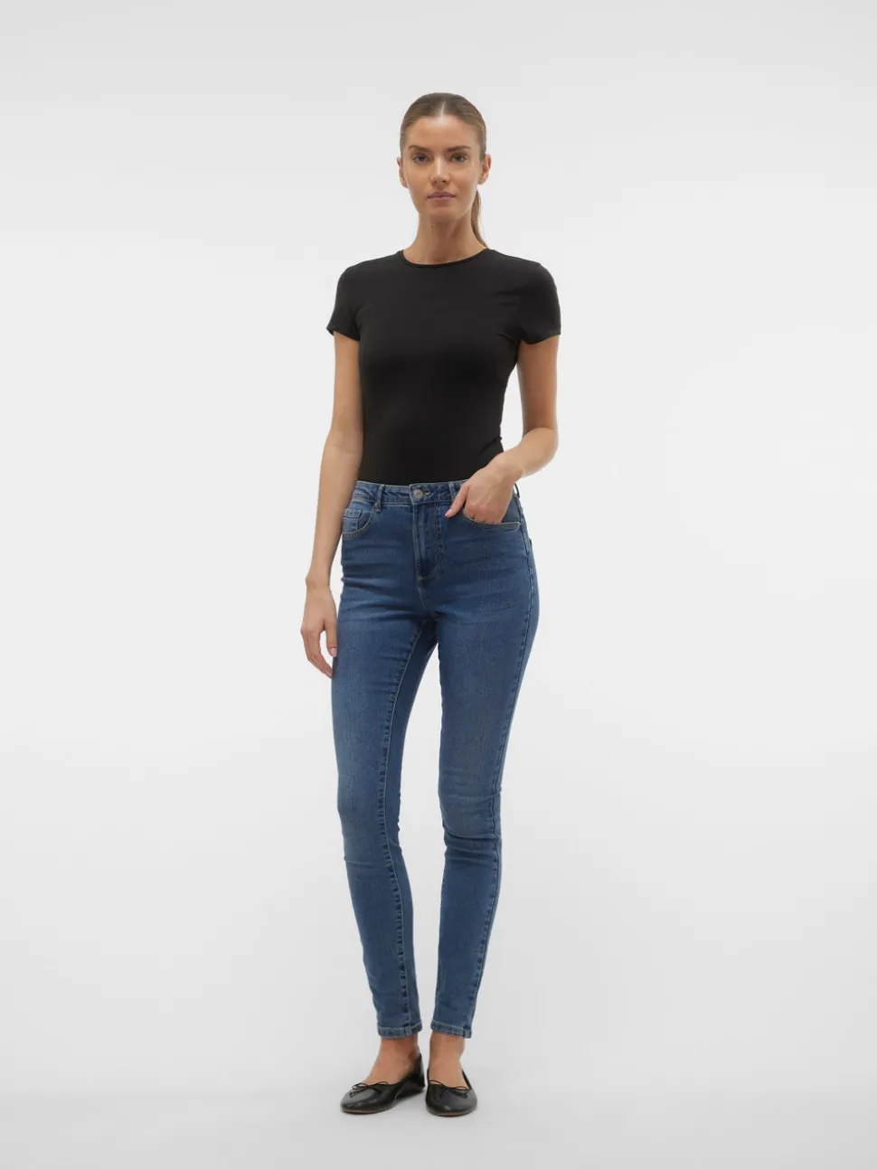 AWINES Top