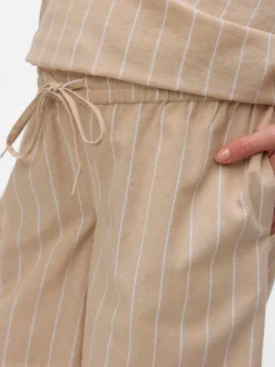 Regular fit Mid rise Shorts