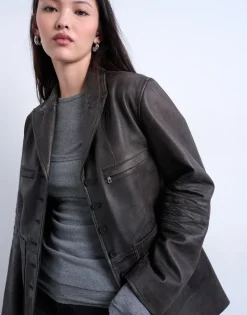 TSARIA Jas
