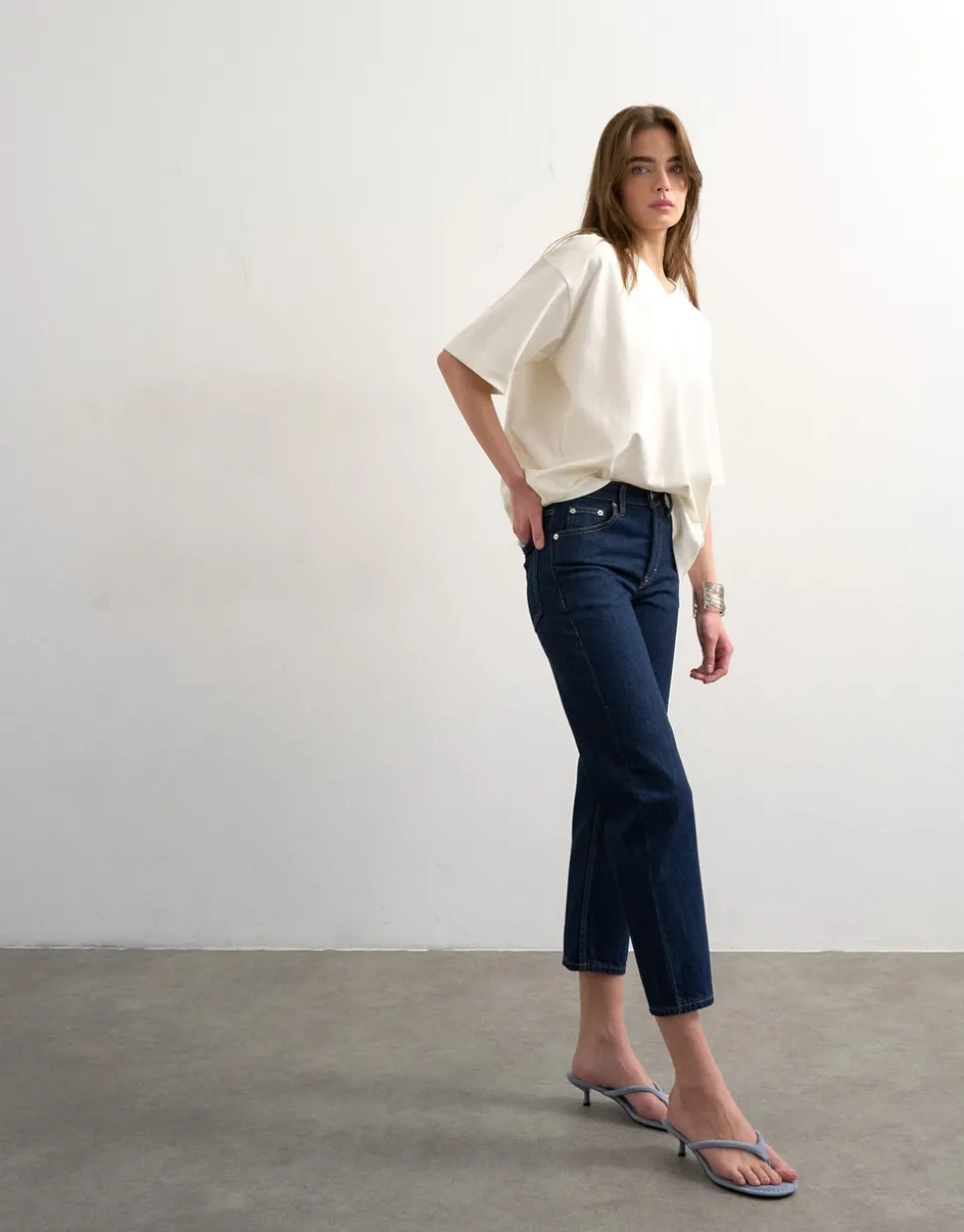 TSRUNWAY Mid rise Straight fit Jeans
