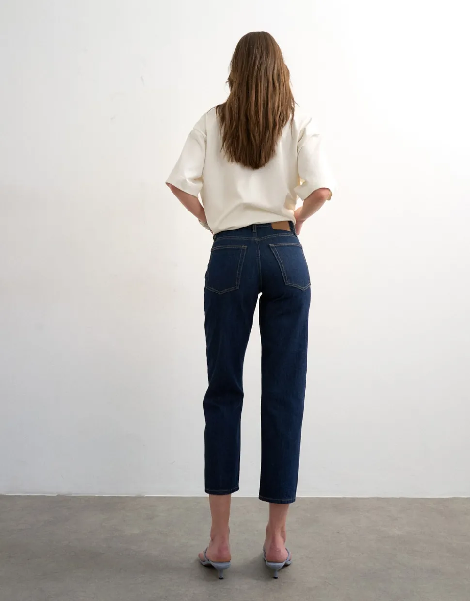 TSRUNWAY Mid rise Straight fit Jeans