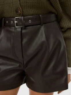 VMCAIAELLY Shorts