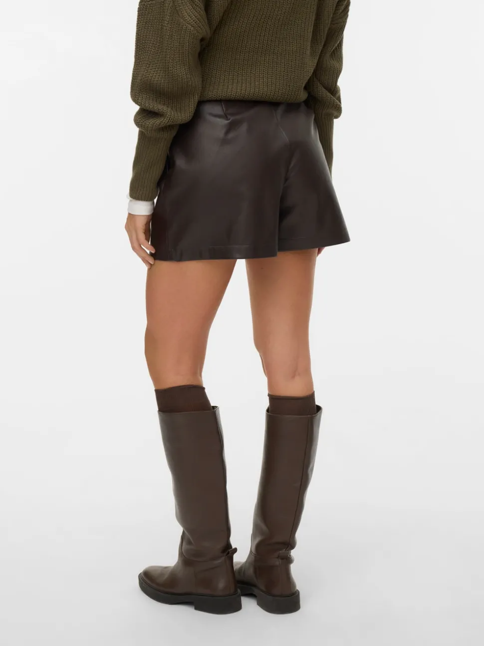 VMCAIAELLY Shorts