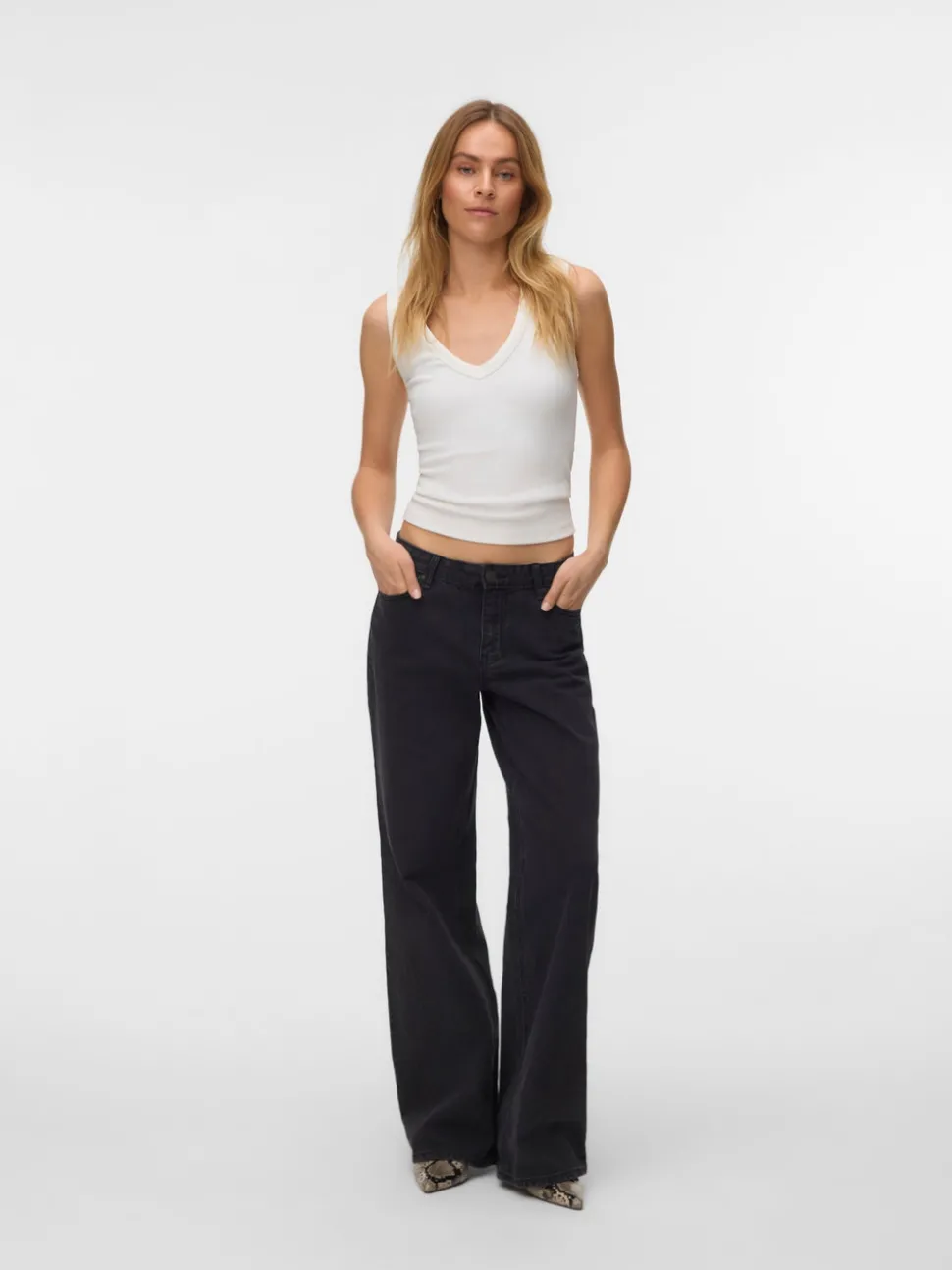 VMFAYE Low rise Wide leg fit Jeans