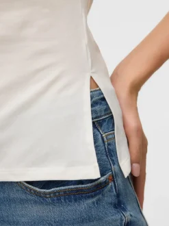 VMKIRA Top