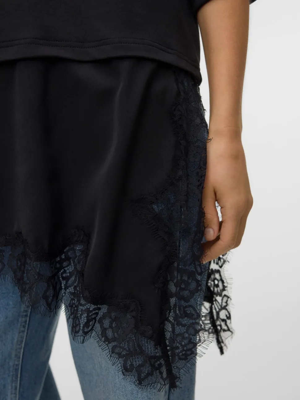 VMKOURTNEY Top