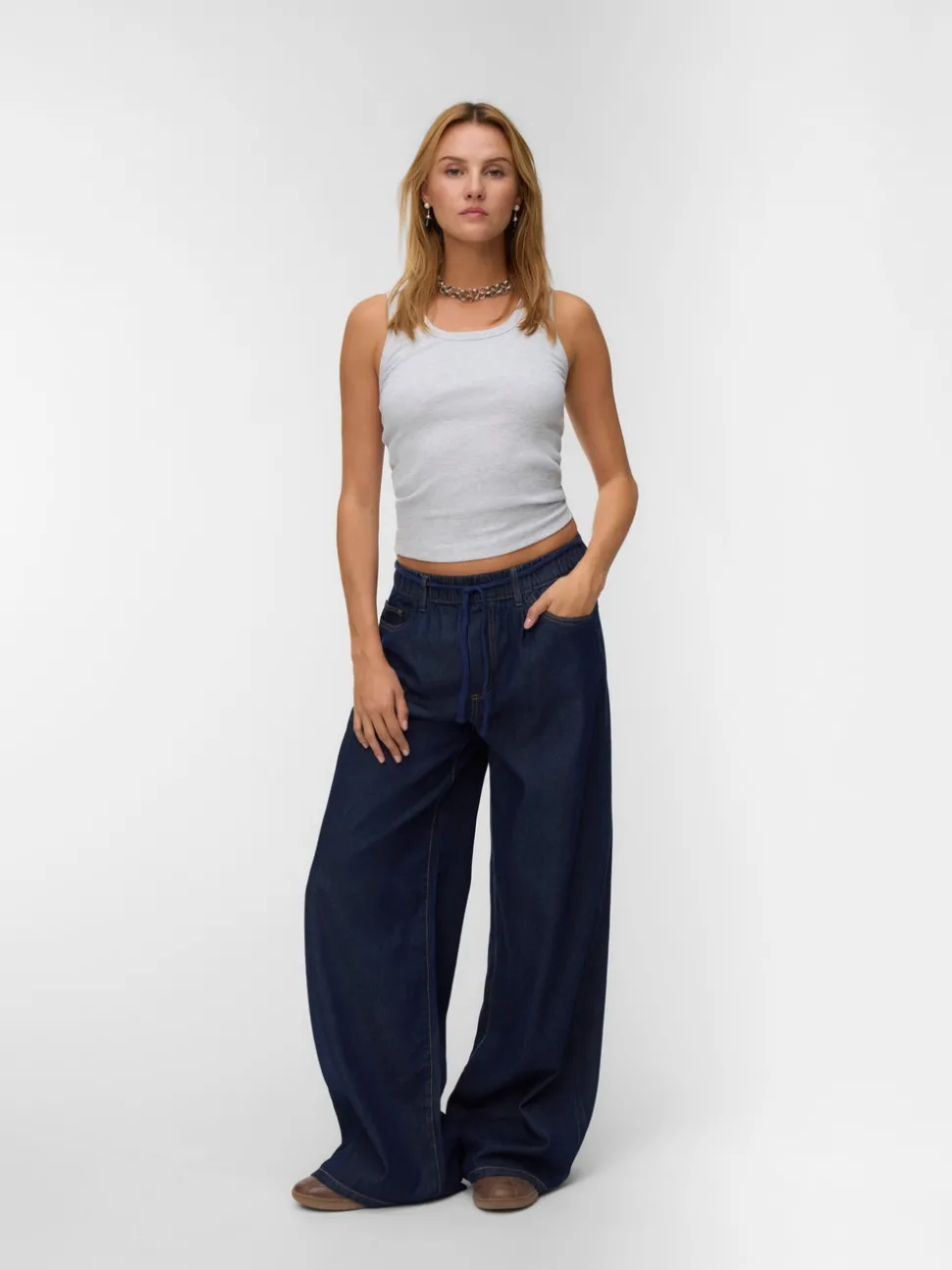 VMVALERIA Mid rise Wide leg fit Jeans